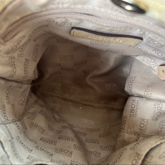 Michael Kors Logo Crossbody sling bag - Picture 2 of 6